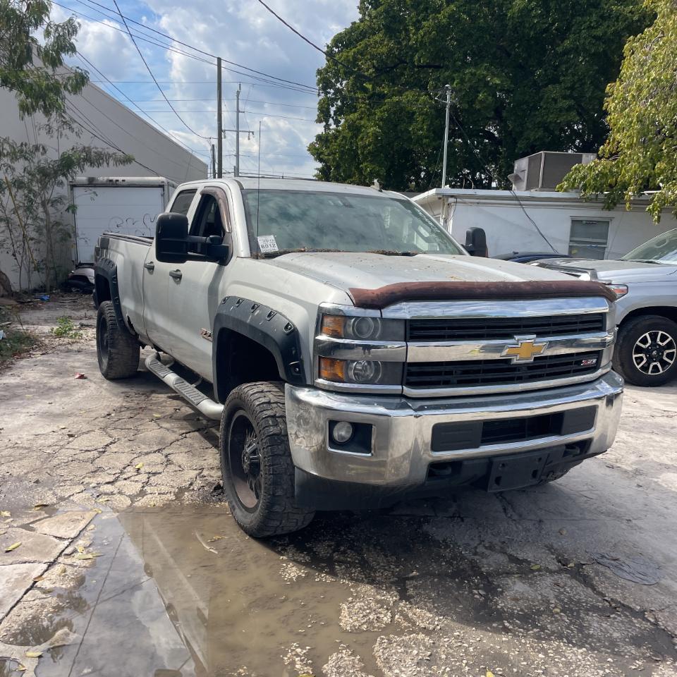 Chevrolet Silverado 2500HD 4WD Double Cab 158.1" LT 2015