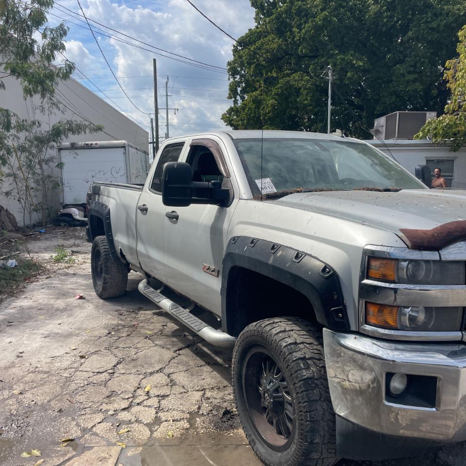 Chevrolet Silverado 2500HD 4WD Double Cab 158.1" LT 2015