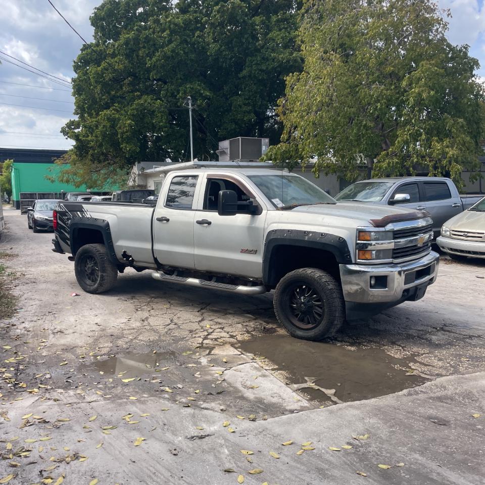 Chevrolet Silverado 2500HD 4WD Double Cab 158.1" LT 2015