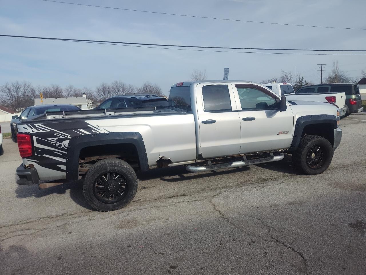Chevrolet Silverado 2500HD 4WD Double Cab 158.1" LT 2015
