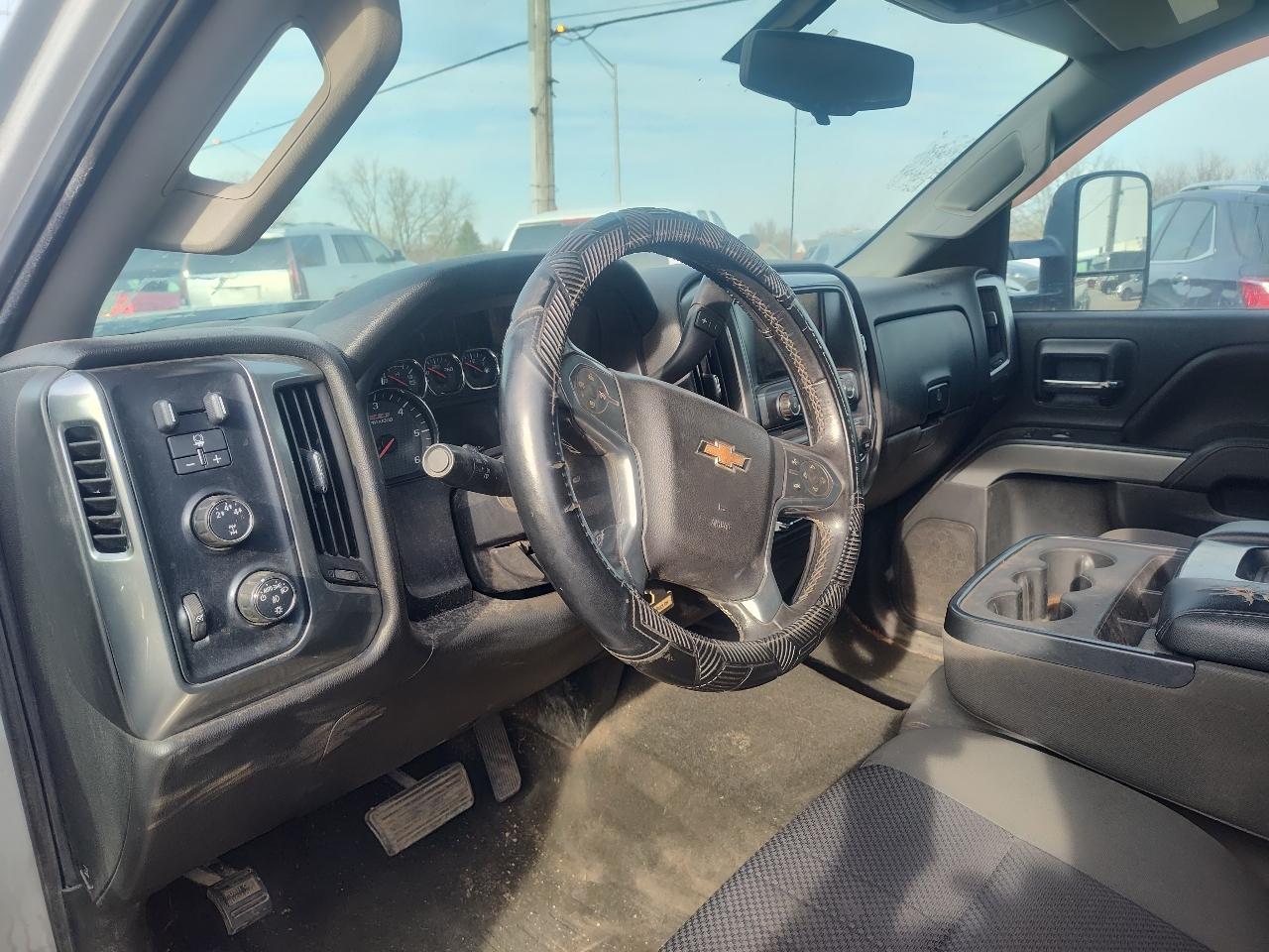 Chevrolet Silverado 2500HD 4WD Double Cab 158.1" LT 2015