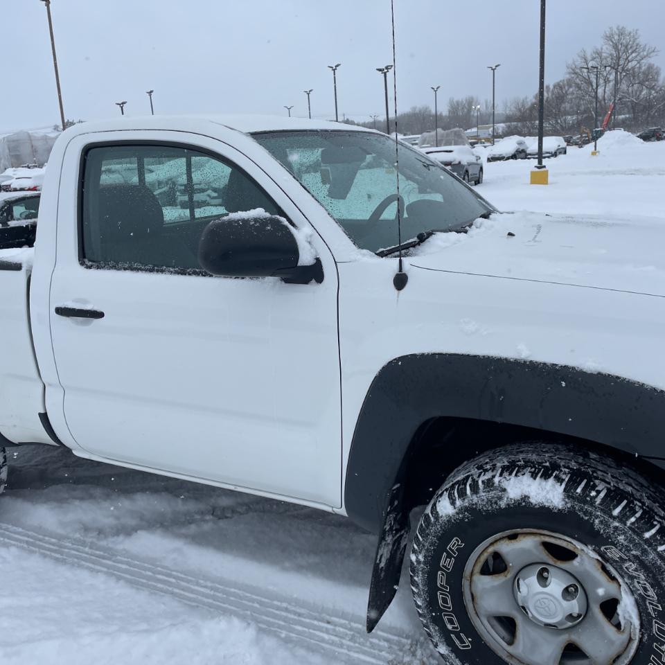 Toyota Tacoma 4WD Reg Cab I4 MT (Natl) 2013
