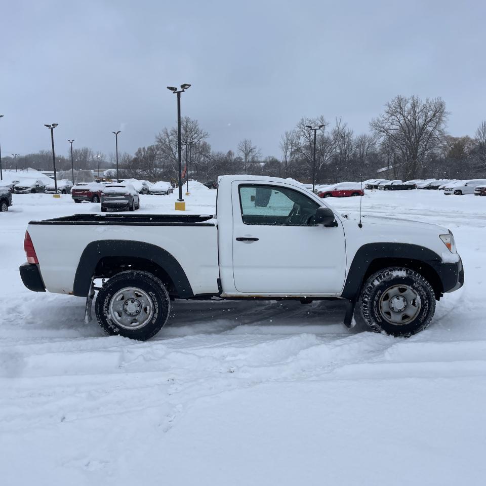 Toyota Tacoma 4WD Reg Cab I4 MT (Natl) 2013