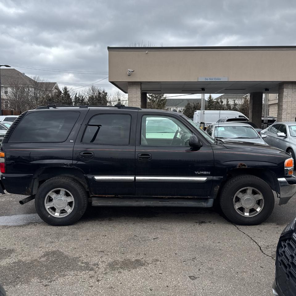 GMC Yukon 4dr 1500 4WD SLT 2005