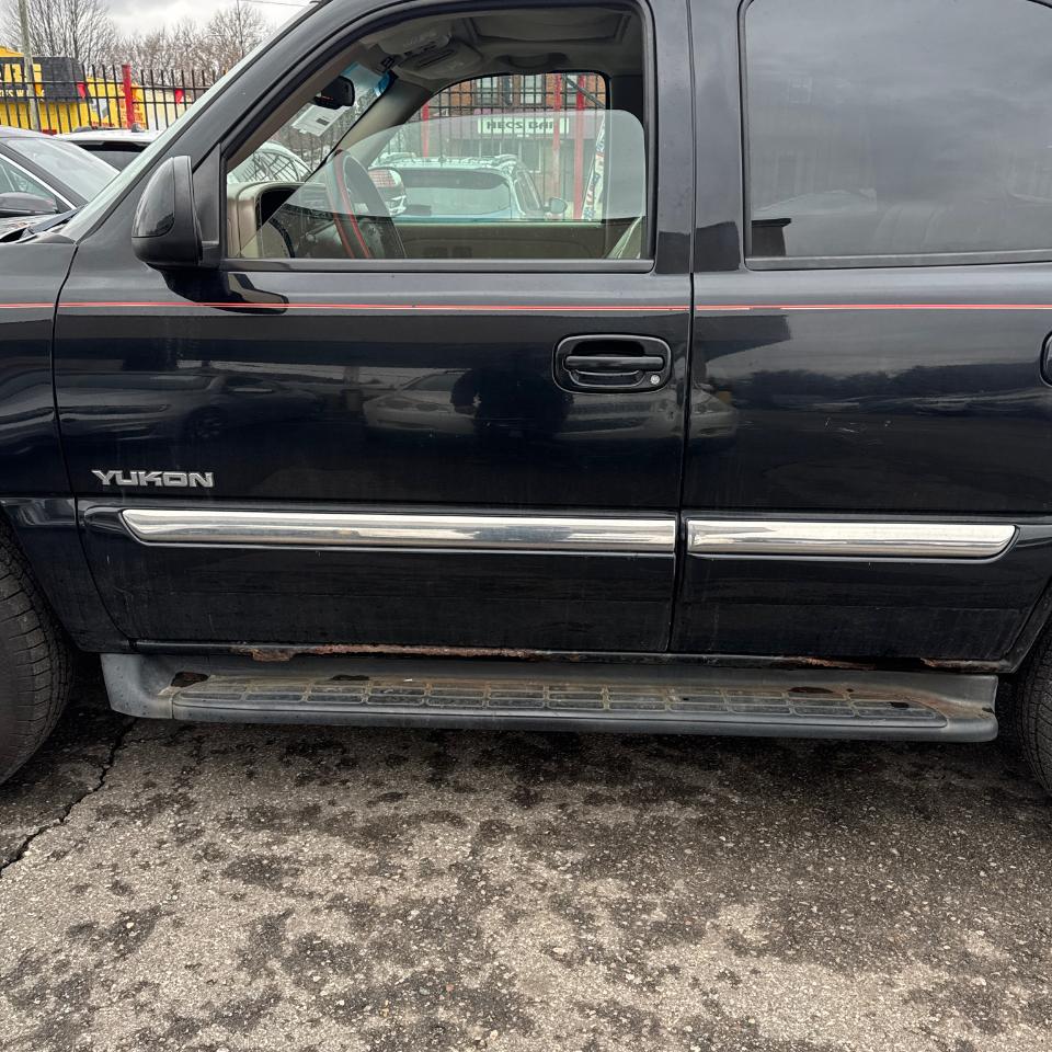 GMC Yukon 4dr 1500 4WD SLT 2005