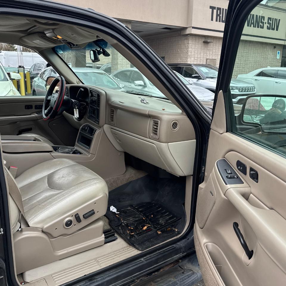 GMC Yukon 4dr 1500 4WD SLT 2005