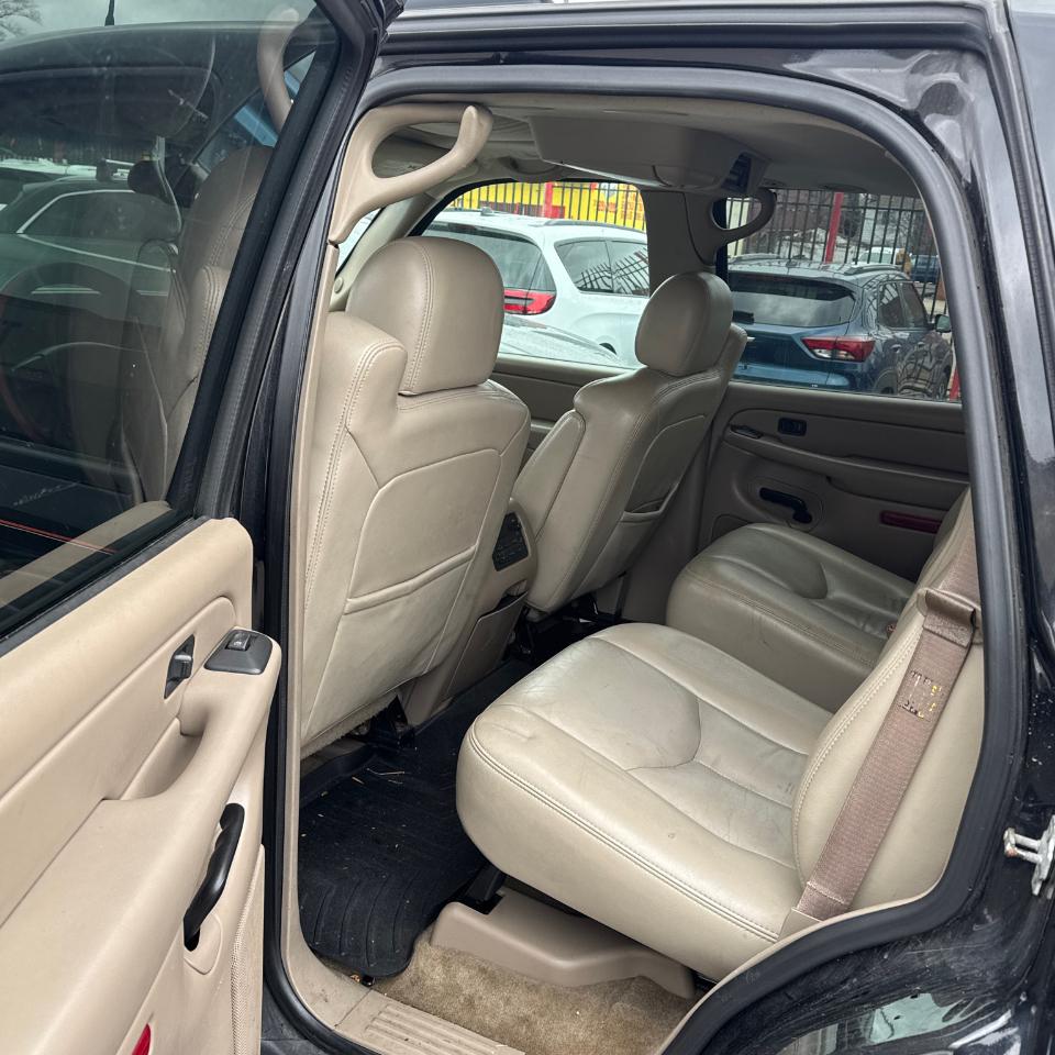 GMC Yukon 4dr 1500 4WD SLT 2005