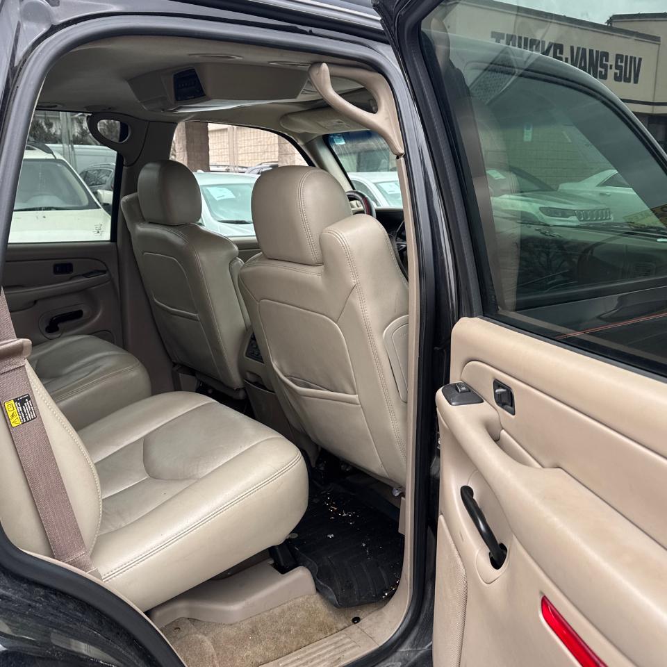 GMC Yukon 4dr 1500 4WD SLT 2005