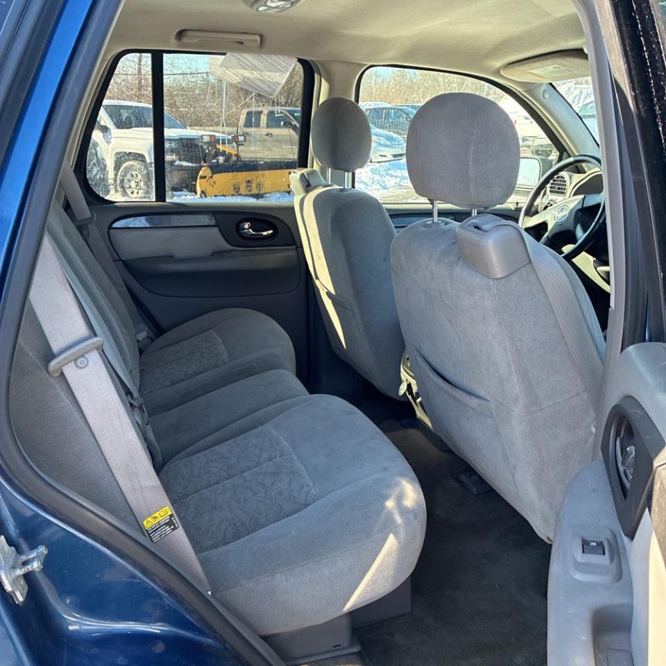 GMC Envoy 4dr 4WD SLE 2006