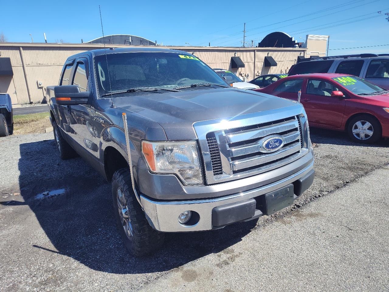 Ford F-150 4WD SuperCrew 145" XL 2010