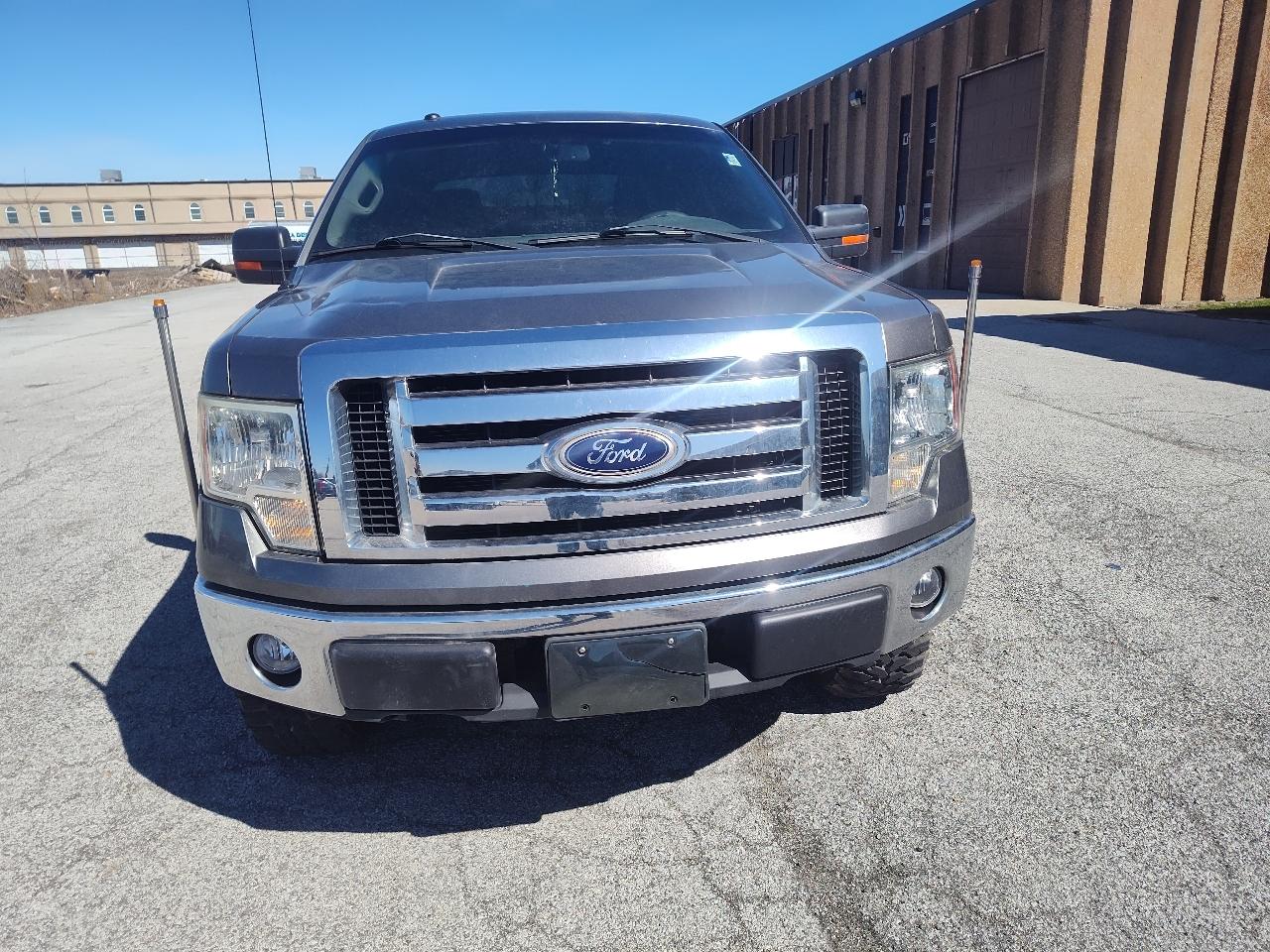 Ford F-150 4WD SuperCrew 145" XL 2010