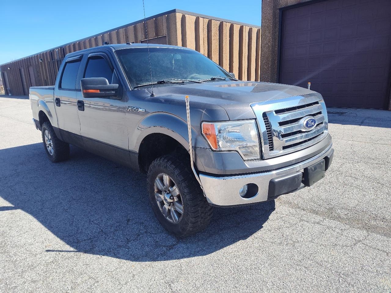 2010 Ford F-150 4WD SuperCrew 145" XL