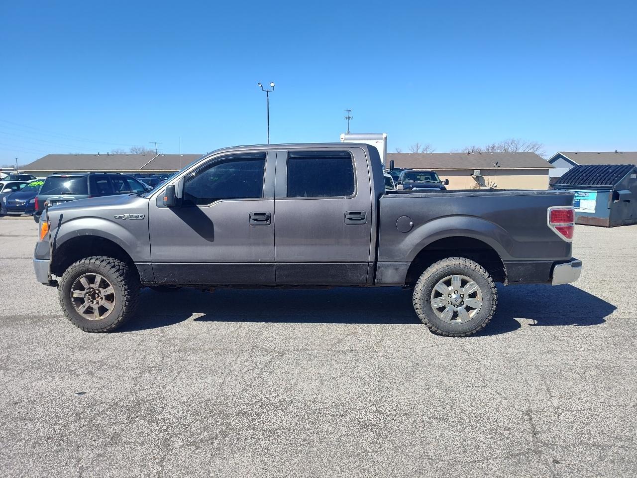 Ford F-150 4WD SuperCrew 145" XL 2010