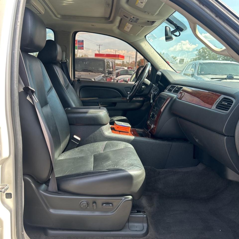 Chevrolet Tahoe 4WD 4dr 1500 LTZ 2011