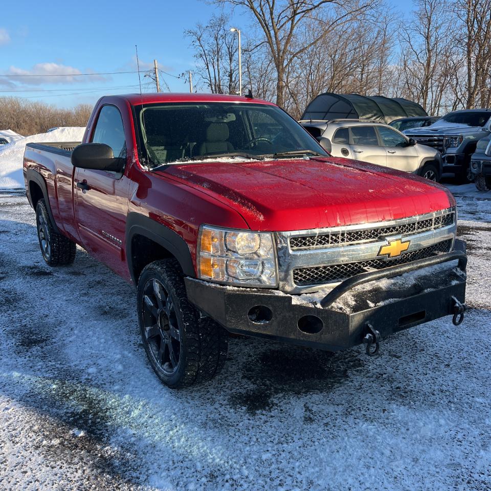 Chevrolet Silverado 1500 4WD Reg Cab 133.0" LT 2012