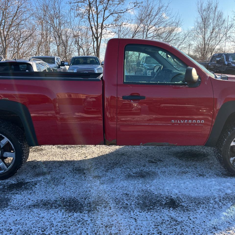 Chevrolet Silverado 1500 4WD Reg Cab 133.0" LT 2012