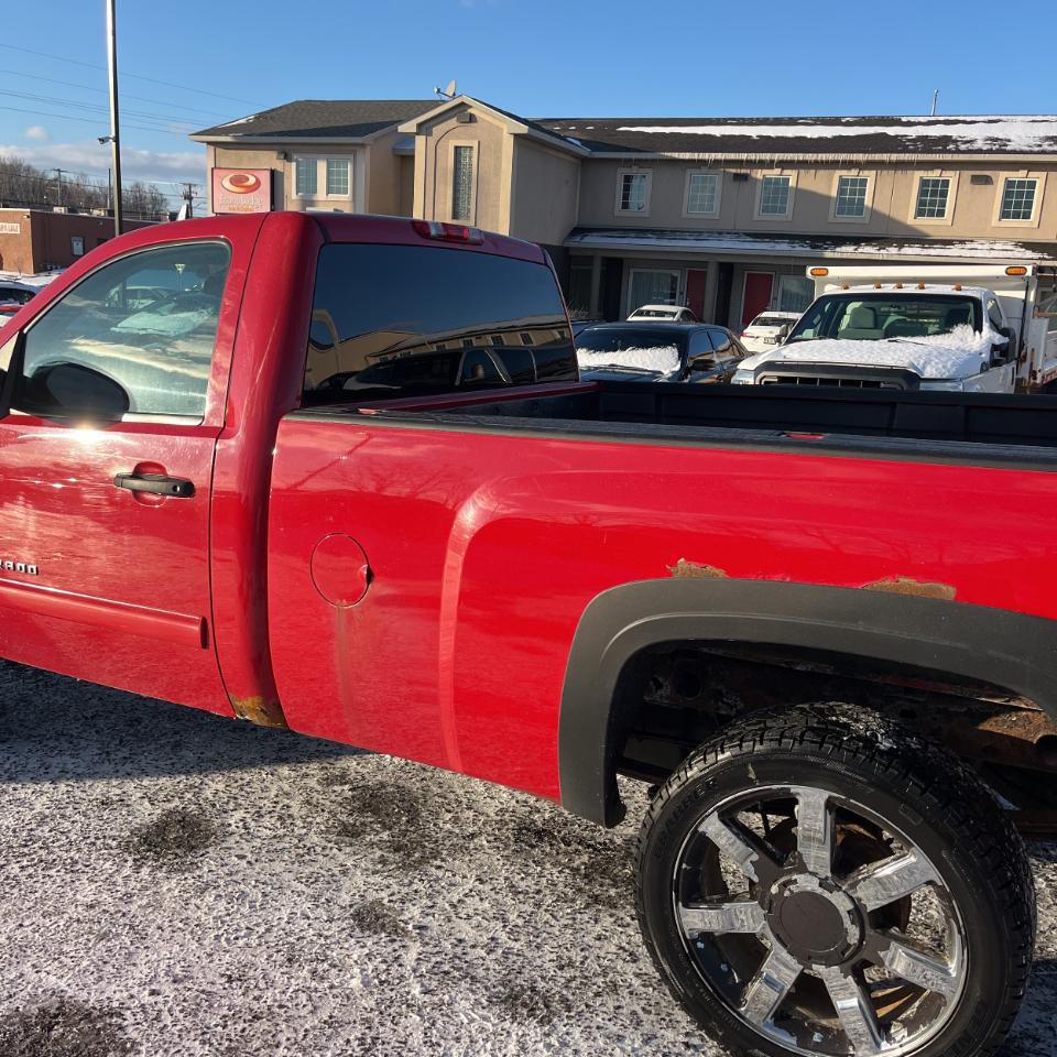Chevrolet Silverado 1500 4WD Reg Cab 133.0" LT 2012