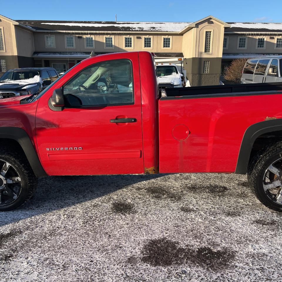 Chevrolet Silverado 1500 4WD Reg Cab 133.0" LT 2012