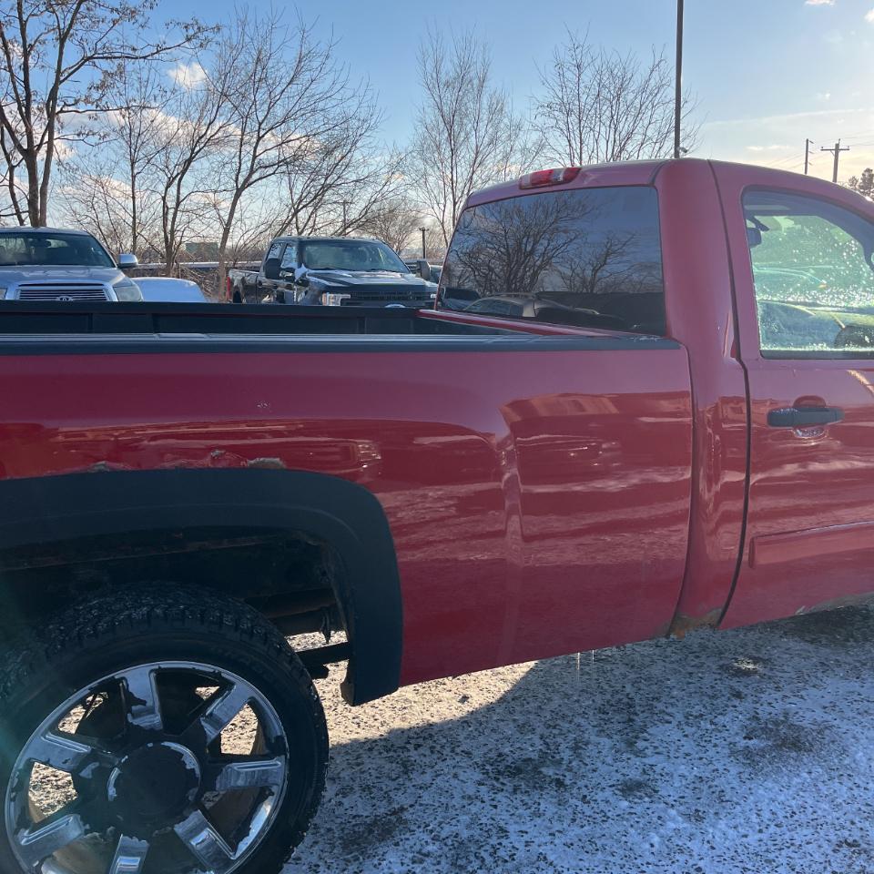 Chevrolet Silverado 1500 4WD Reg Cab 133.0" LT 2012