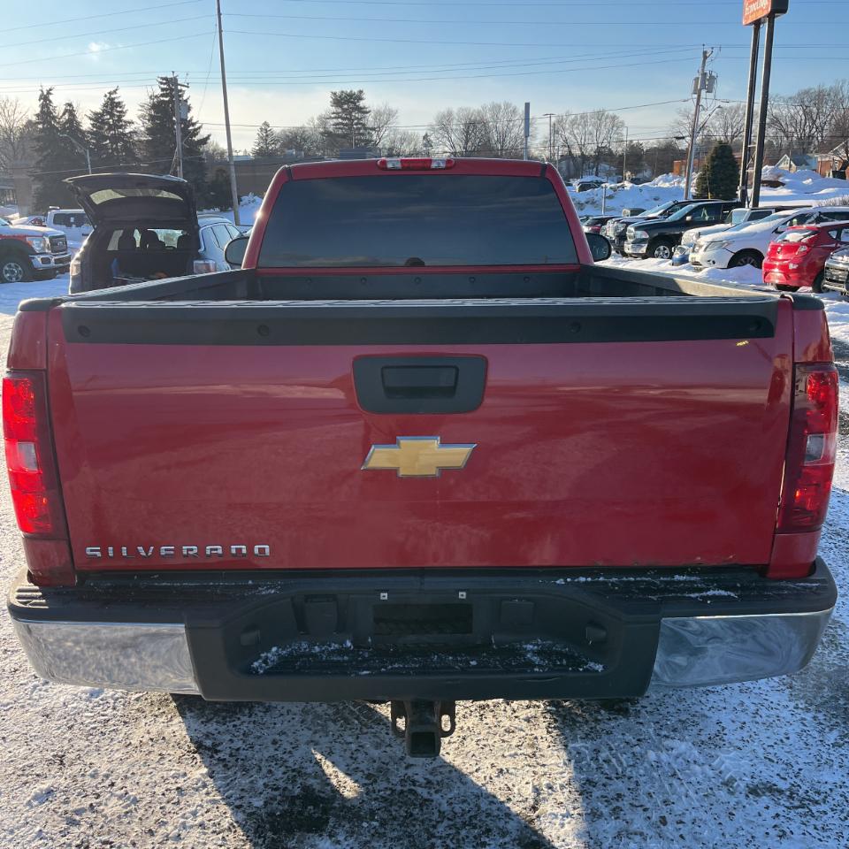 Chevrolet Silverado 1500 4WD Reg Cab 133.0" LT 2012
