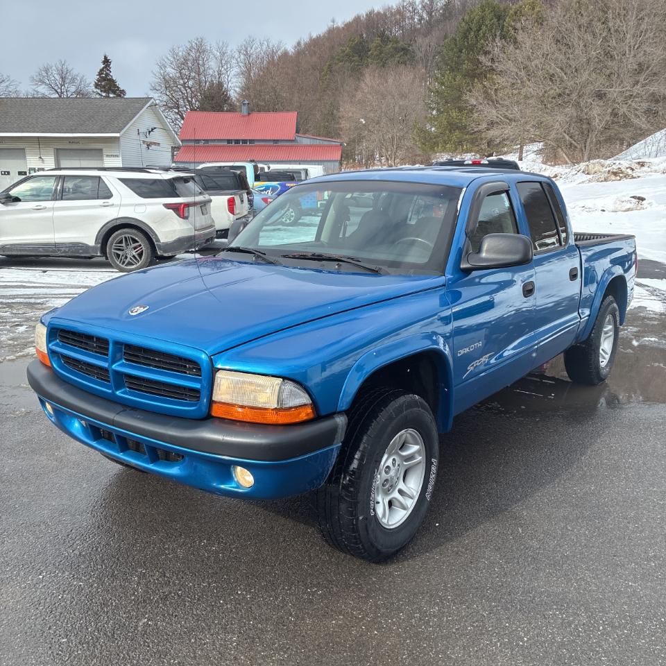 Dodge Dakota Quad Cab 131" WB 4WD Sport 2001