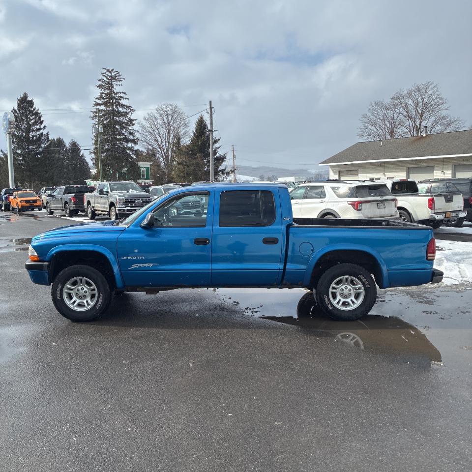Dodge Dakota Quad Cab 131" WB 4WD Sport 2001