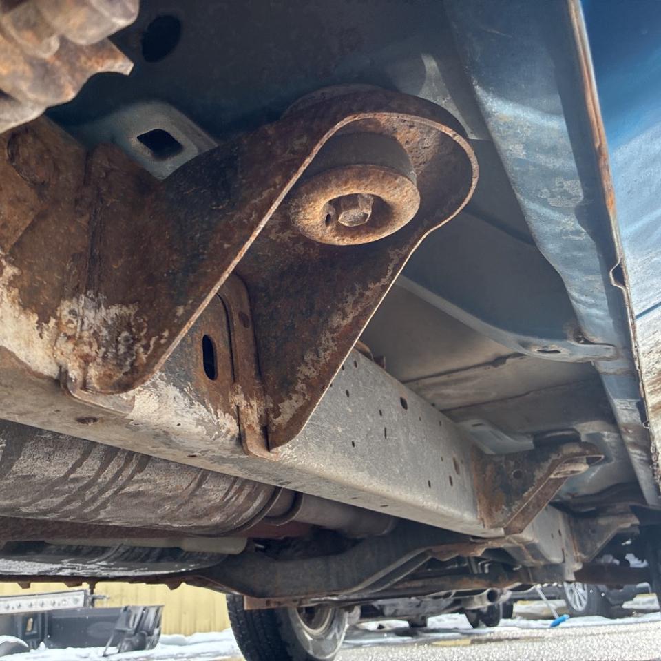 Dodge Dakota Quad Cab 131" WB 4WD Sport 2001