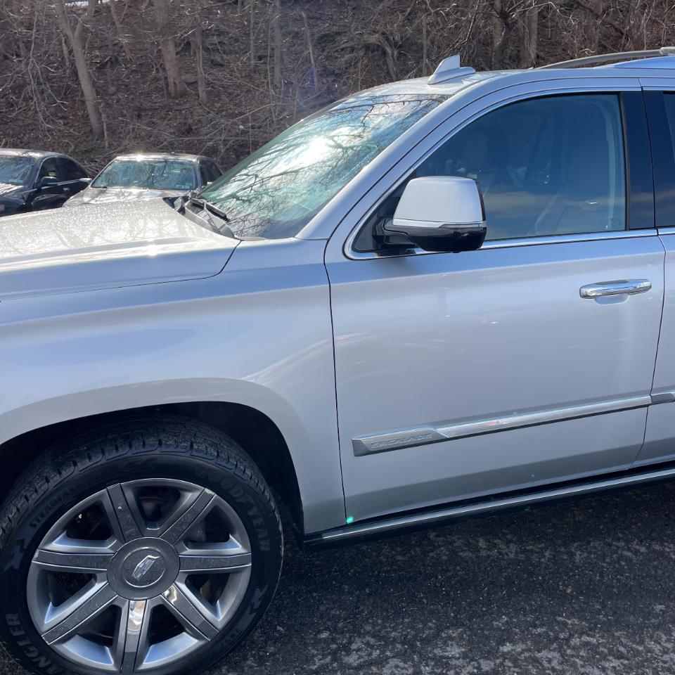 Cadillac Escalade 4WD 4dr Premium Luxury 2019