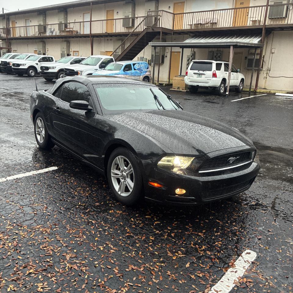 Ford Mustang 2dr Conv V6 2014