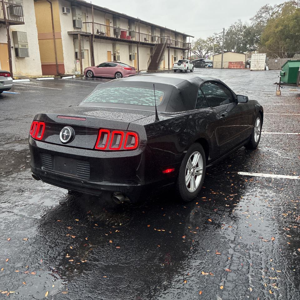 Ford Mustang 2dr Conv V6 2014