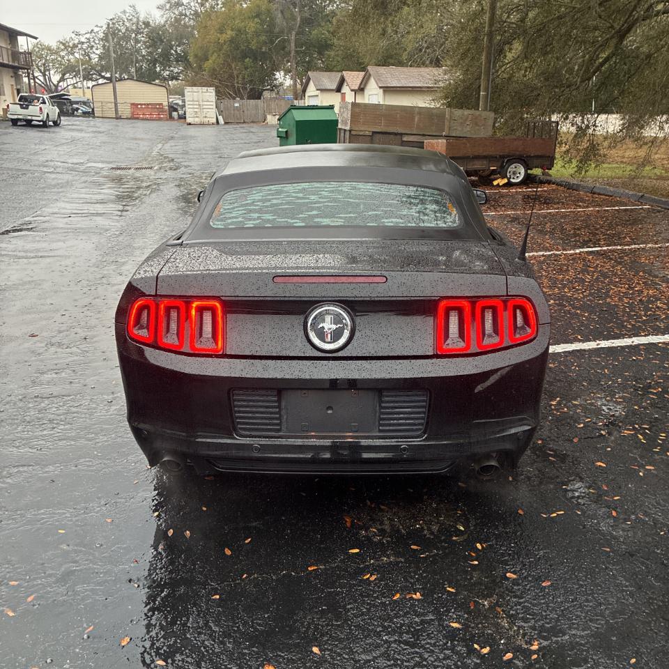 Ford Mustang 2dr Conv V6 2014