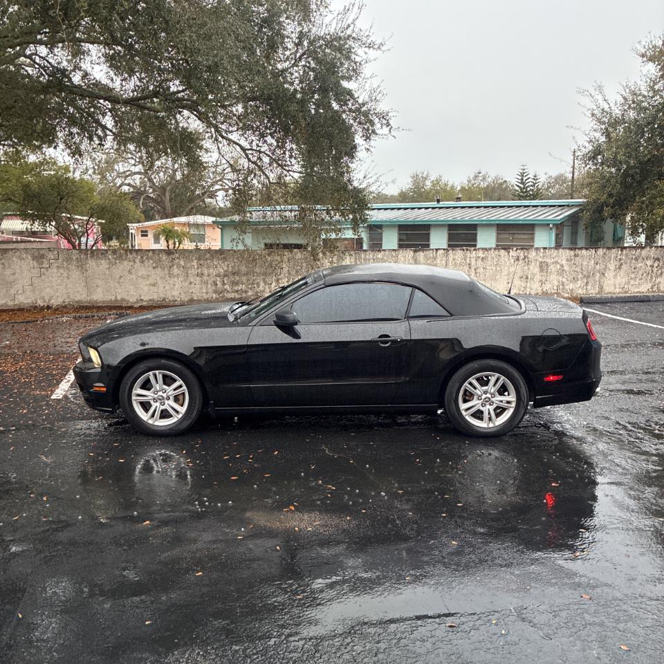 Ford Mustang 2dr Conv V6 2014