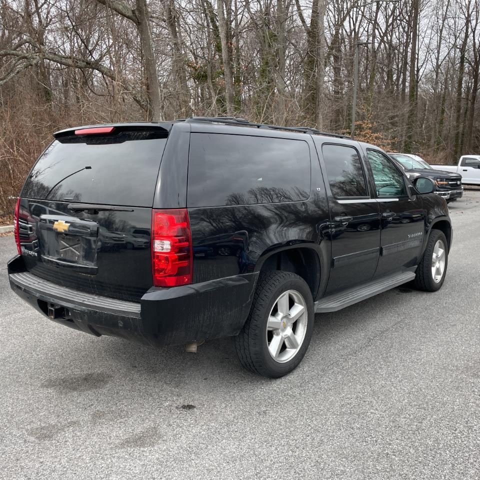 Chevrolet Suburban 4WD 4dr 1500 LT 2013