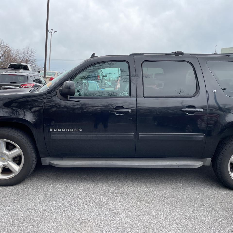Chevrolet Suburban 4WD 4dr 1500 LT 2013