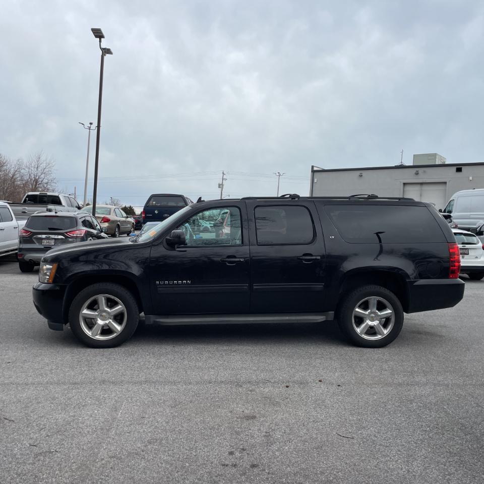 Chevrolet Suburban 4WD 4dr 1500 LT 2013