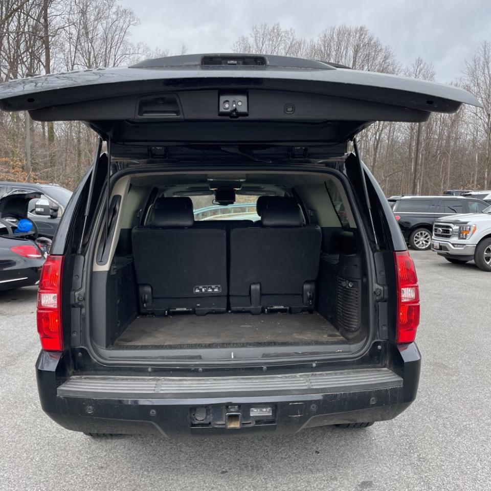 Chevrolet Suburban 4WD 4dr 1500 LT 2013