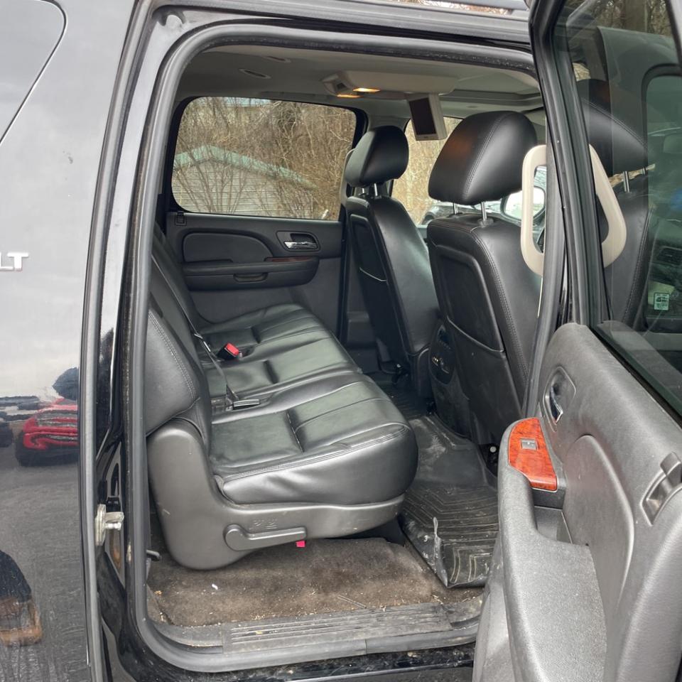 Chevrolet Suburban 4WD 4dr 1500 LT 2013