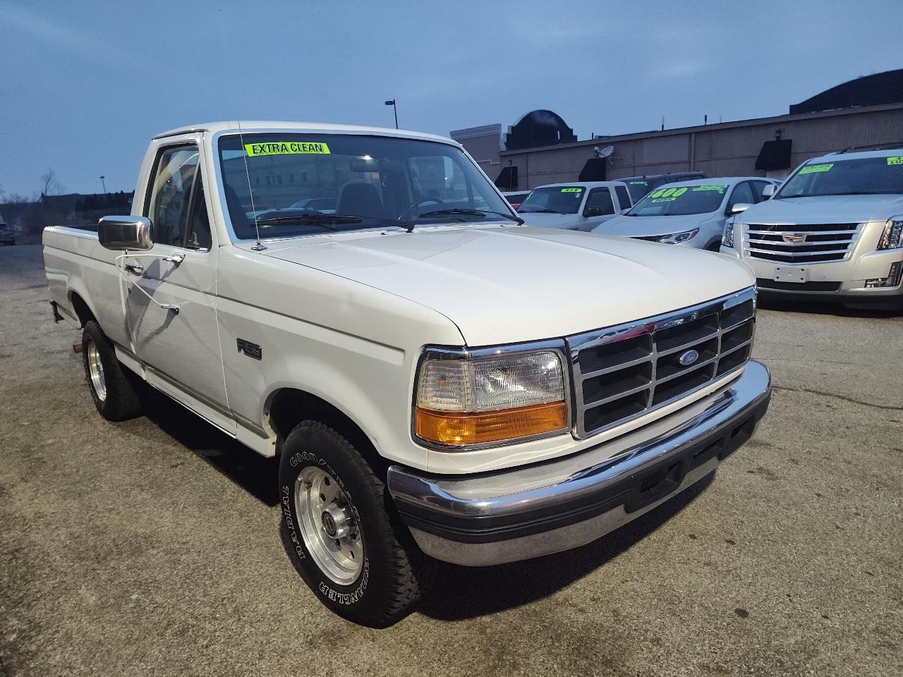 Ford F-150 Reg Cab 116.8" WB 1996