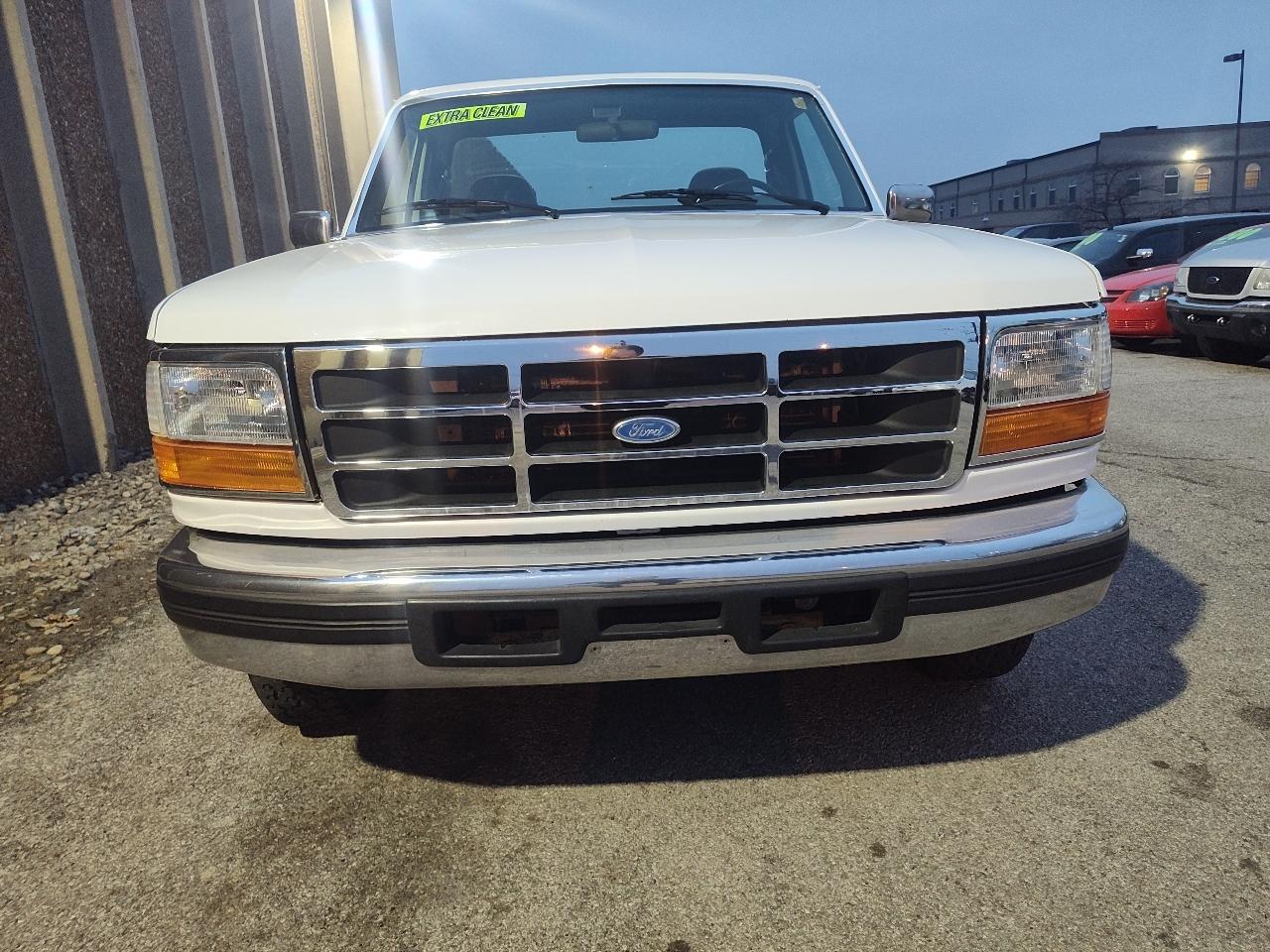 Ford F-150 Reg Cab 116.8" WB 1996