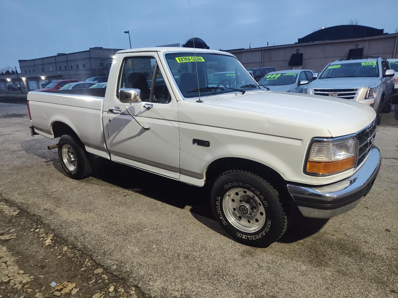 Ford F-150 Reg Cab 116.8" WB 1996