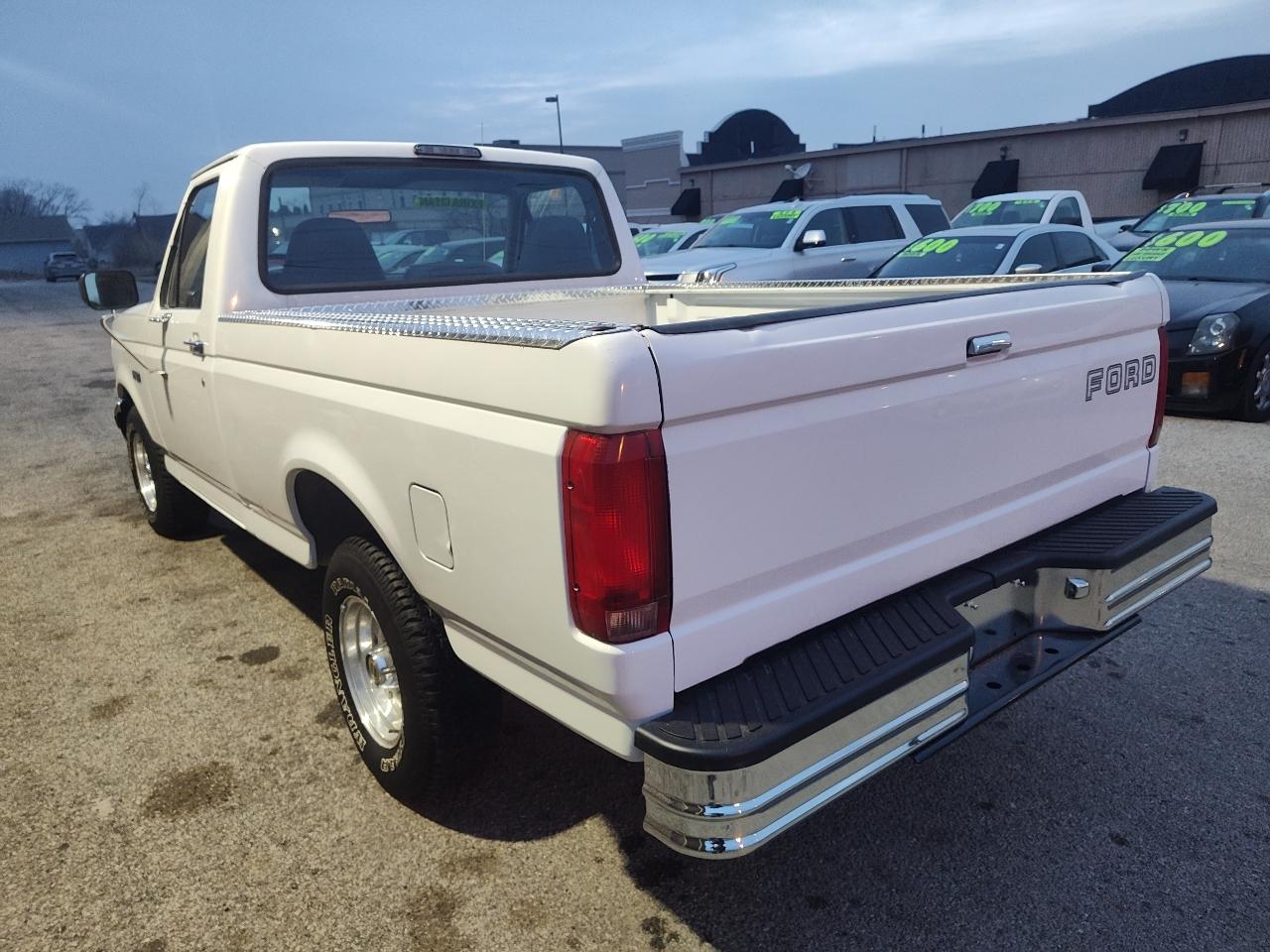 Ford F-150 Reg Cab 116.8" WB 1996