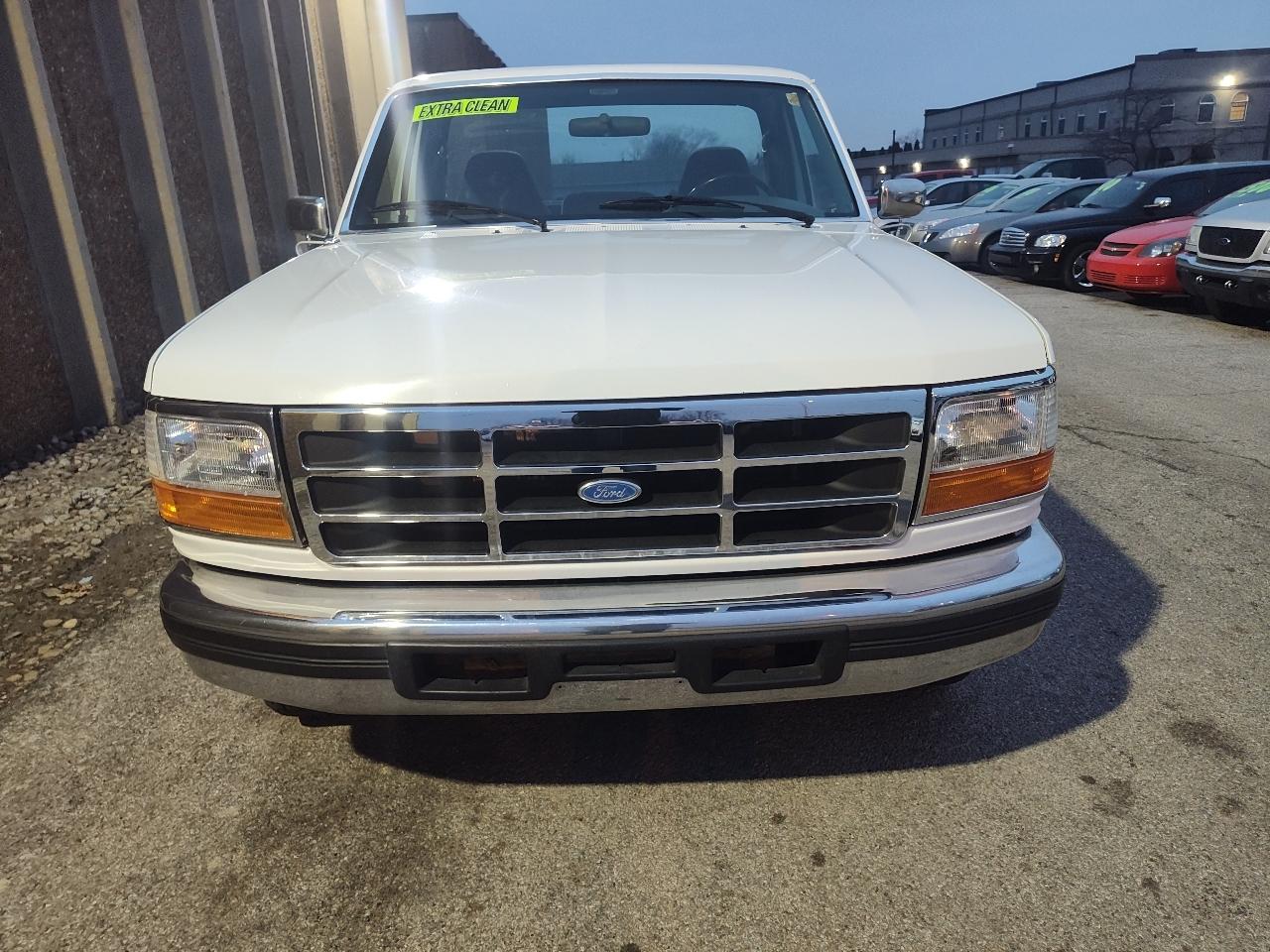 Ford F-150 Reg Cab 116.8" WB 1996