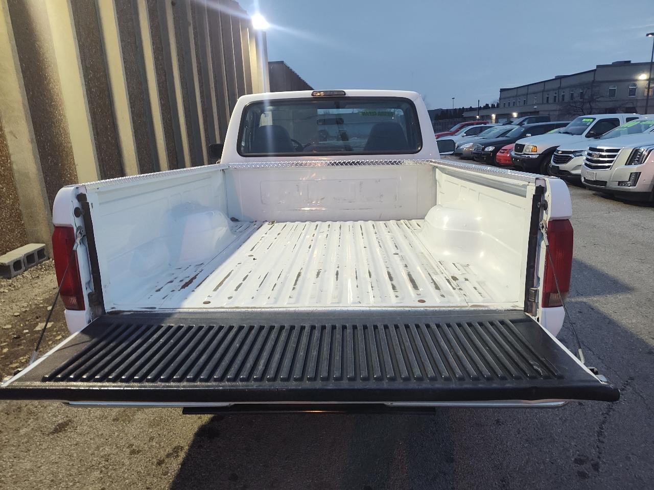 Ford F-150 Reg Cab 116.8" WB 1996