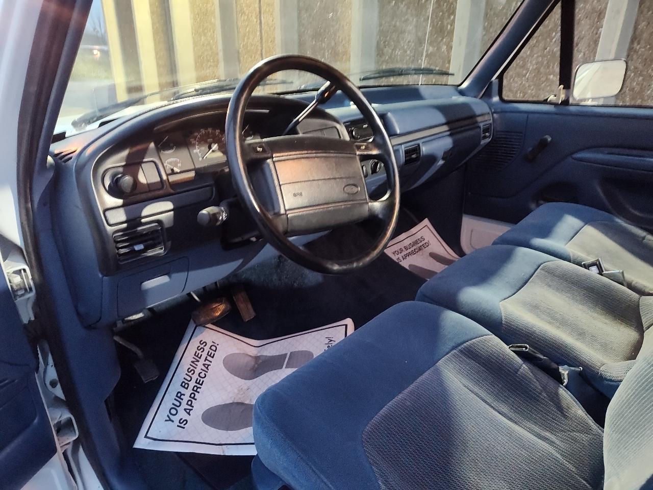 Ford F-150 Reg Cab 116.8" WB 1996