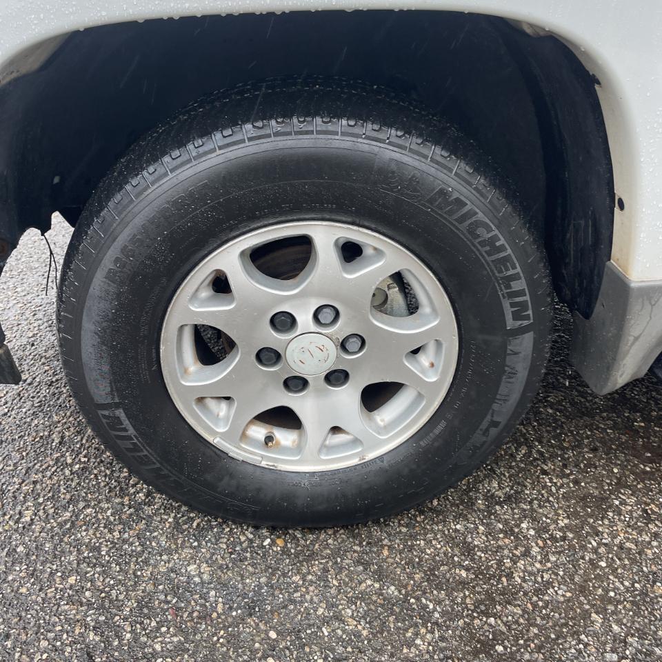 Chevrolet Tahoe 4dr 1500 4WD Z71 2003