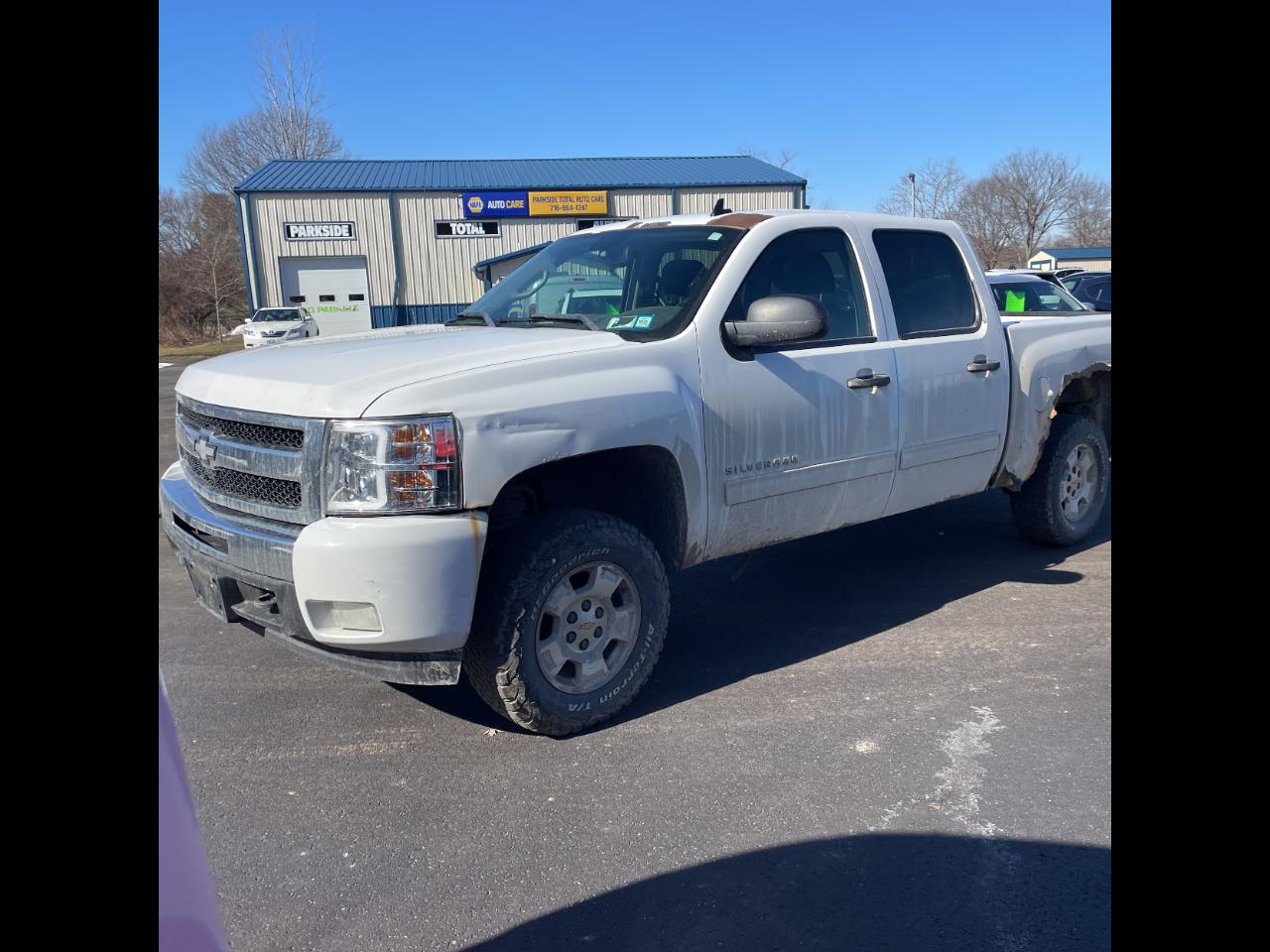 Chevrolet Silverado 1500 4WD Crew Cab 143.5" LT 2011
