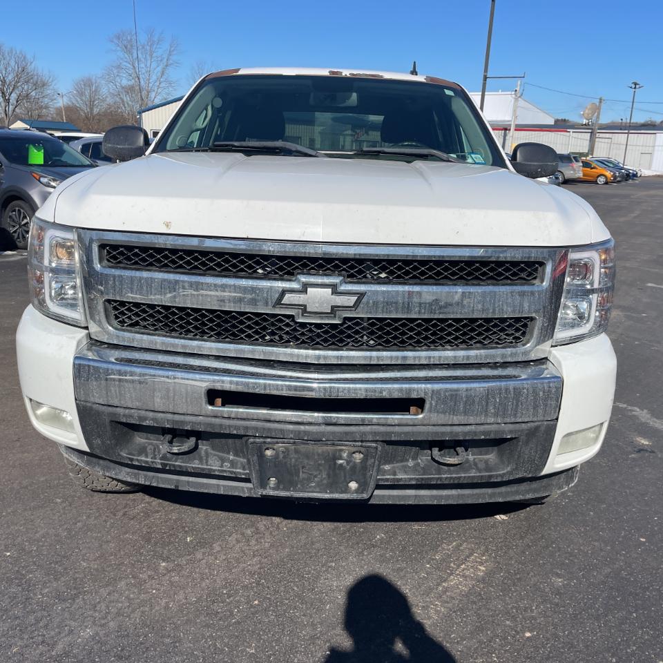 Chevrolet Silverado 1500 4WD Crew Cab 143.5" LT 2011