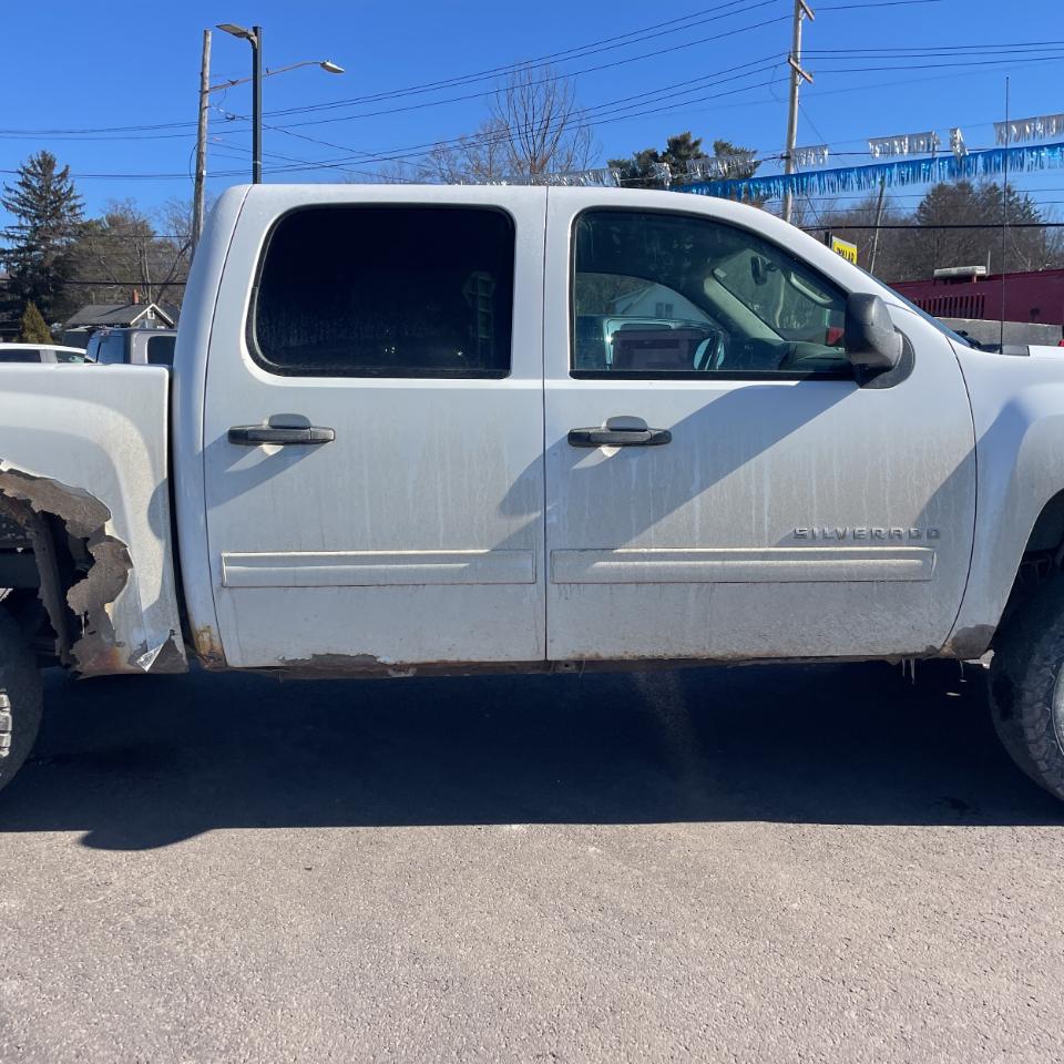 Chevrolet Silverado 1500 4WD Crew Cab 143.5" LT 2011