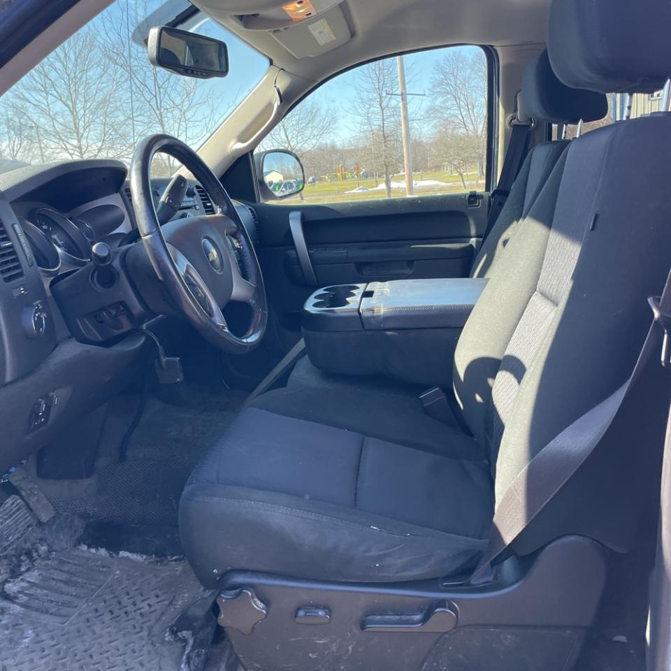 Chevrolet Silverado 1500 4WD Crew Cab 143.5" LT 2011