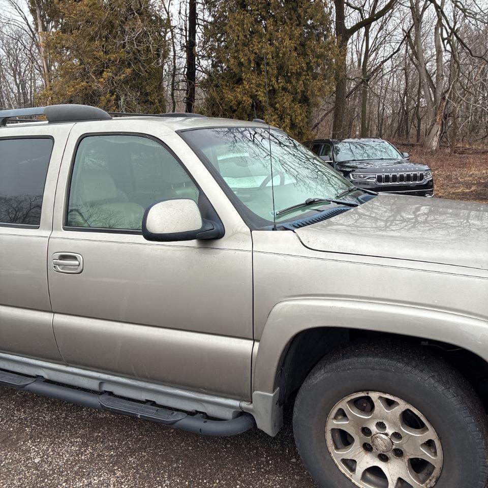 Chevrolet Suburban 4dr 1500 4WD Z71 2002
